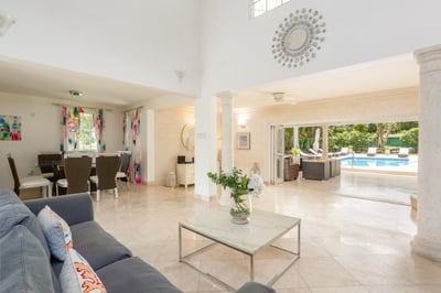 Luxury Villa Photo #8