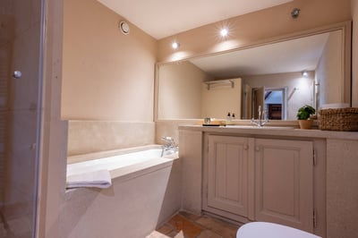 Luxury Villa Photo #32