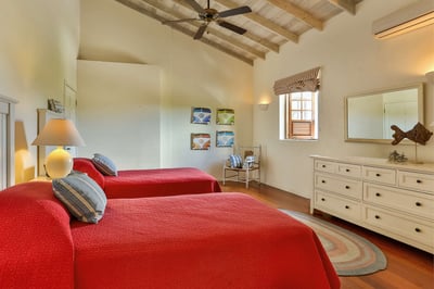 Luxury Villa Photo #28