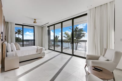 Luxury Villa Photo #43