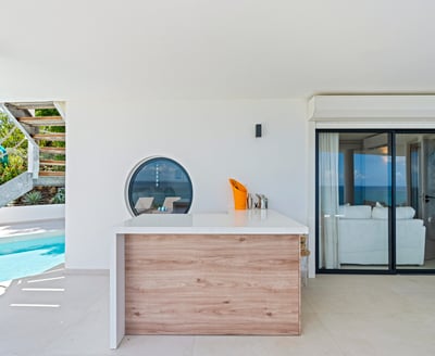 Luxury Villa Photo #7