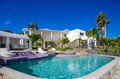 Luxury Villa Photo #4