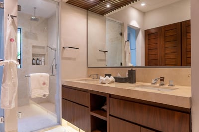 Luxury Villa Photo #28