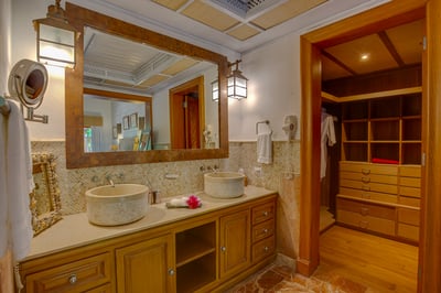 Luxury Villa Photo #30