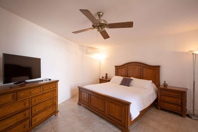 Luxury Villa Photo #16