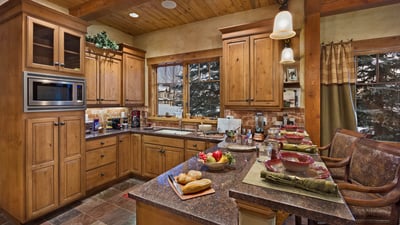 Gourmet kitchen