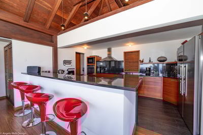 Dining Area & Kitchen
