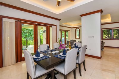 Luxury Villa Photo #5