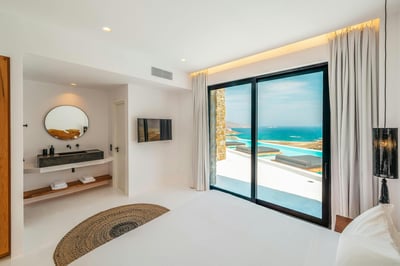 Luxury Villa Photo #27