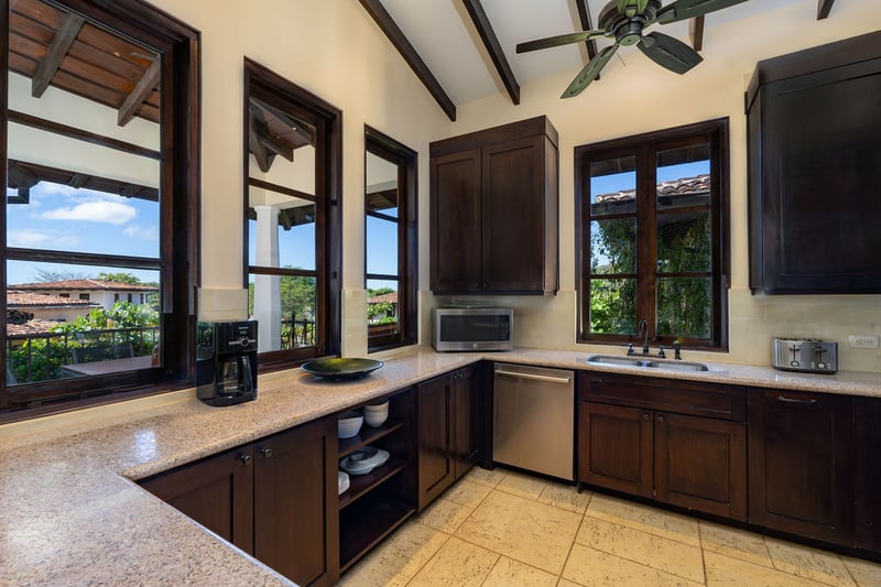 38 Avenida la Antigua