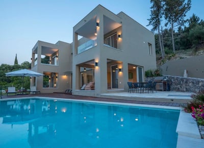Luxury Villa Photo #2