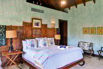 Luxury Villa Photo #25