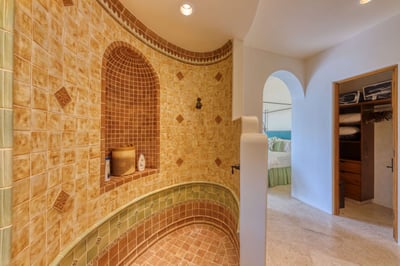 Luxury Villa Photo #43