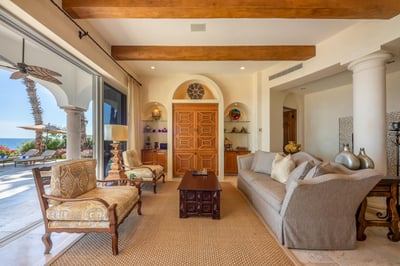 Luxury Villa Photo #19