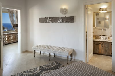 Luxury Villa Photo #14