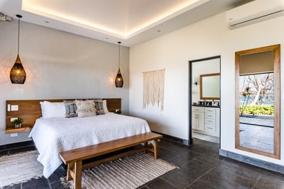Luxury Villa Photo #48