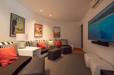 Luxury Villa Photo #12