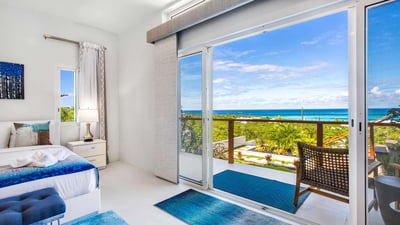 Luxury Villa Photo #25