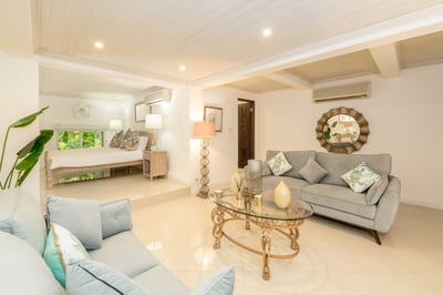 Luxury Villa Photo #27