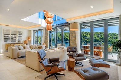 Luxury Villa Photo #32