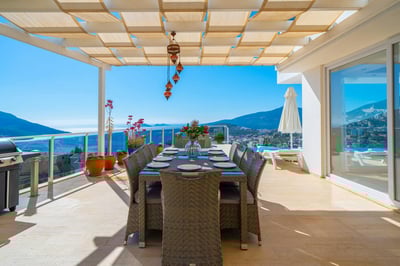 Luxury Villa Photo #6