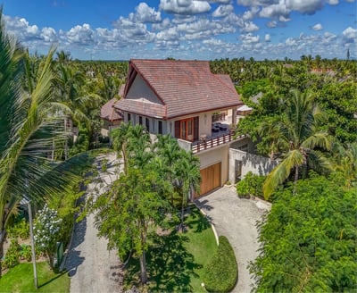 Luxury Villa Photo #12