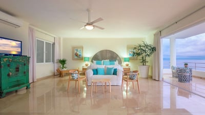 Luxury Villa Photo #24