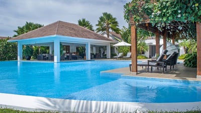 Luxury Villa Photo #3