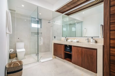 Luxury Villa Photo #29