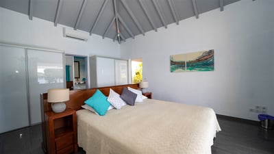 Luxury Villa Photo #42