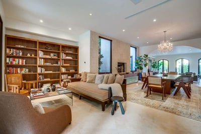 Luxury Villa Photo #16