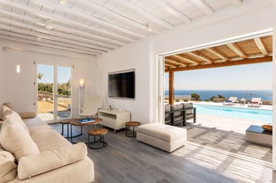 Luxury Villa Photo #18