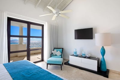 Luxury Villa Photo #23