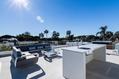 Luxury Villa Photo #4