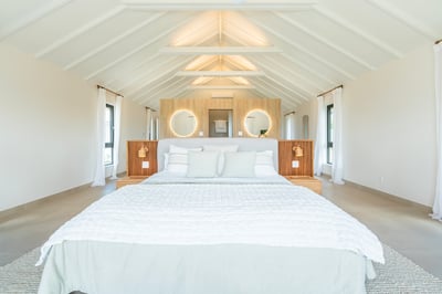 Luxury Villa Photo #16