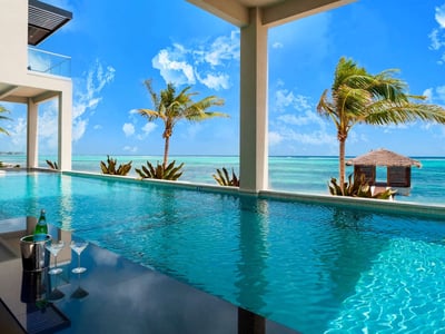 Luxury Villa Photo #3