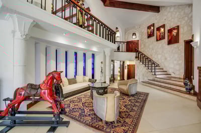 Luxury Villa Photo #26