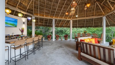 Luxury Villa Photo #13