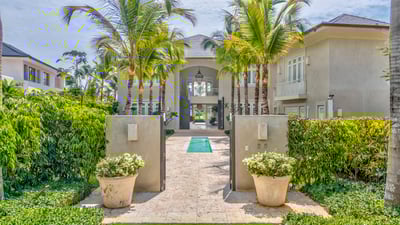 Luxury Villa Photo #46