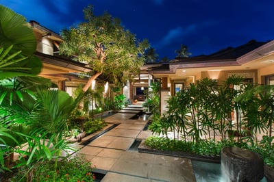 Luxury Villa Photo #18