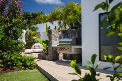 Pool & Terrace & Garden