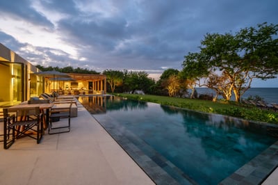 Luxury Villa Photo #7