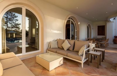 Luxury Villa Photo #6
