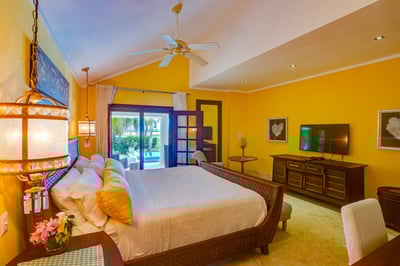 Luxury Villa Photo #34