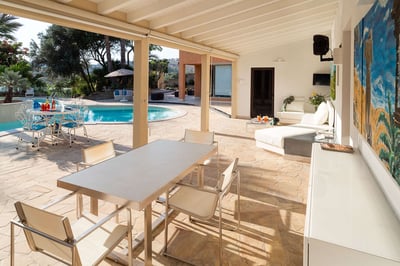 Luxury Villa Photo #12
