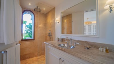Luxury Villa Photo #59