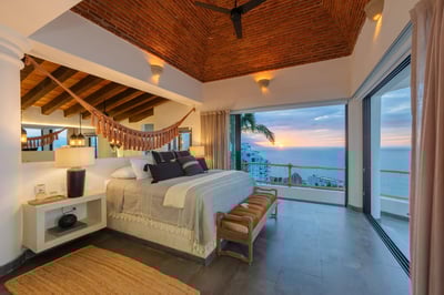 Luxury Villa Photo #24