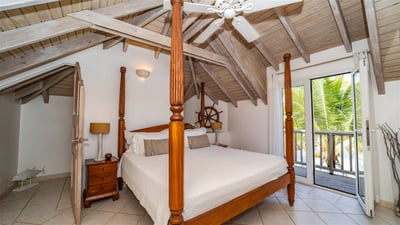 Bedroom 3: King size bed, air conditioning, ceiling fan, HD-TV, Dish Network. Bathroom with shower, 