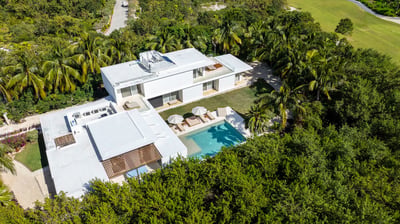Luxury Villa Photo #16