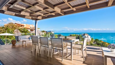 Luxury Villa Photo #4